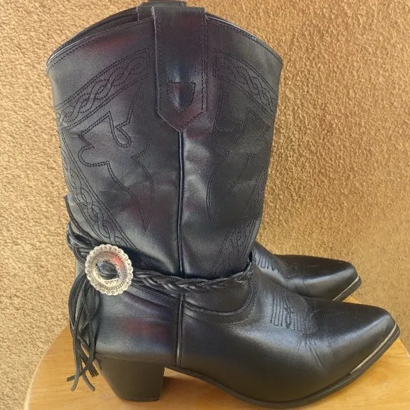 Cowboy Carter Black Heeled Leather Boots with Decorative Stitching