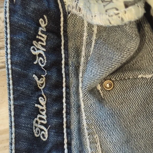 COWGIRL TUFF &quot;Ride &amp; Shine&quot; bootcut jeans 26x35 EUC