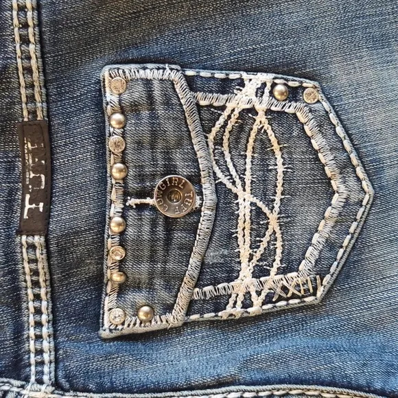COWGIRL TUFF &quot;Ride &amp; Shine&quot; bootcut jeans 26x35 EUC