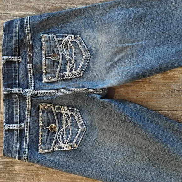 COWGIRL TUFF &quot;Ride &amp; Shine&quot; bootcut jeans 26x35 EUC