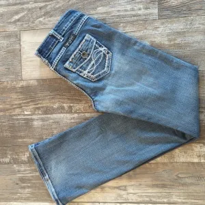 COWGIRL TUFF &quot;Ride &amp; Shine&quot; bootcut jeans 26x35 EUC