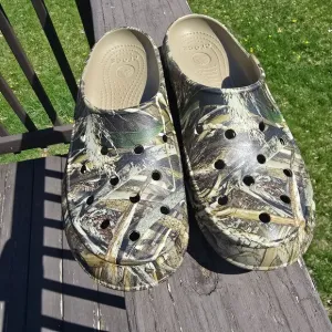 Crocs Freesail Realtree Camo Clogs Womens 9 W9 Mules Slip-On Shoes Sandals