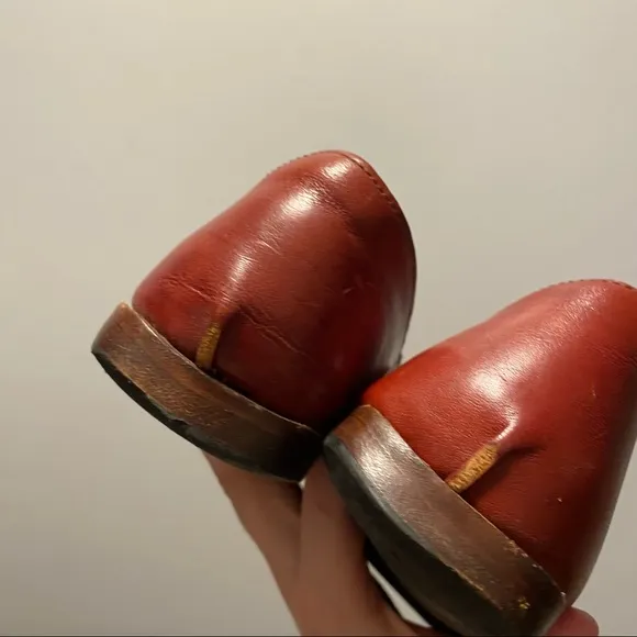 Cydwoq Women’s Red Leather Made in The USA Clogs Size 35