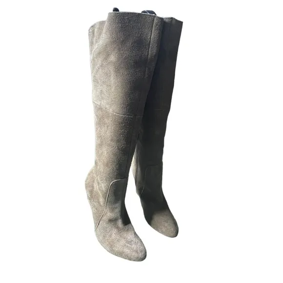 Cynthia Rowley DLUXE tan suede boots size 6.5M