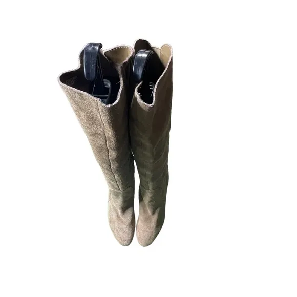 Cynthia Rowley DLUXE tan suede boots size 6.5M