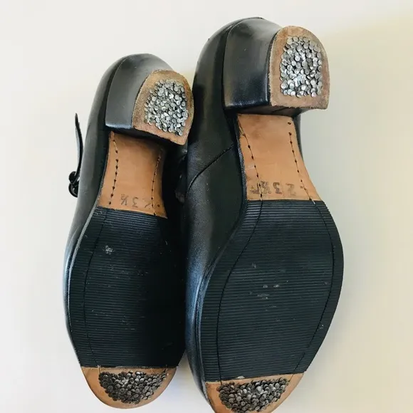 Dance leather shoes