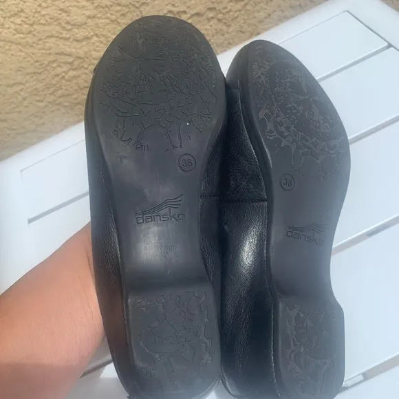 Dansko ballerina flats black leather size 5.5-6 (European 36)