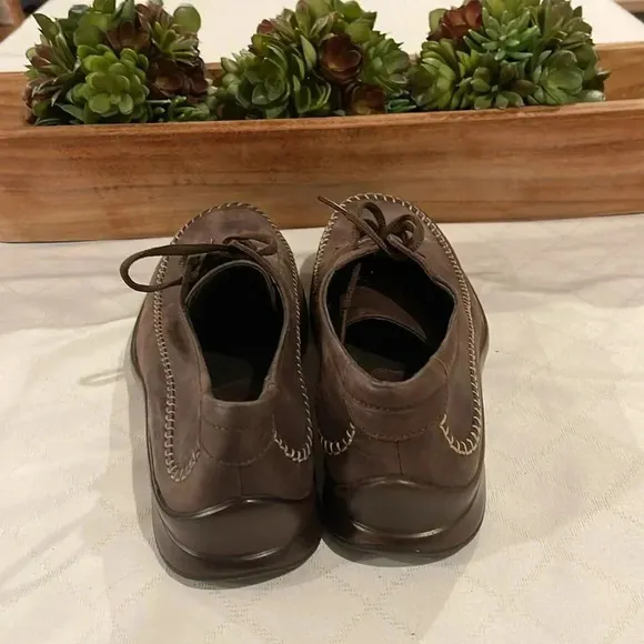 Dansko men’s leather lace up shoe shoes size 43 brown like new EUC