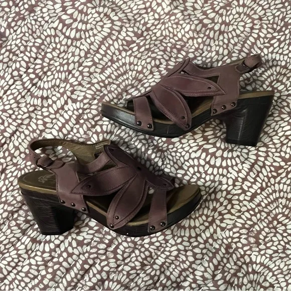 Dansko Nina Violet Purple Full Grain Leather Wedge Sandals Size 39