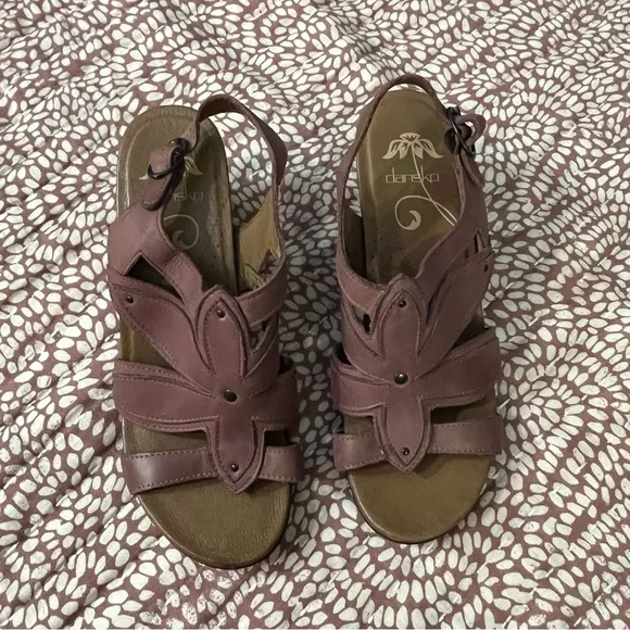 Dansko Nina Violet Purple Full Grain Leather Wedge Sandals Size 39