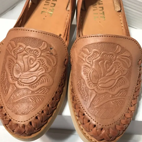 D’ARTE Mexican huaraches leather flats made in Mexico. NWOT