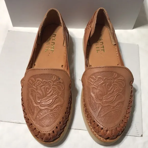 D’ARTE Mexican huaraches leather flats made in Mexico. NWOT