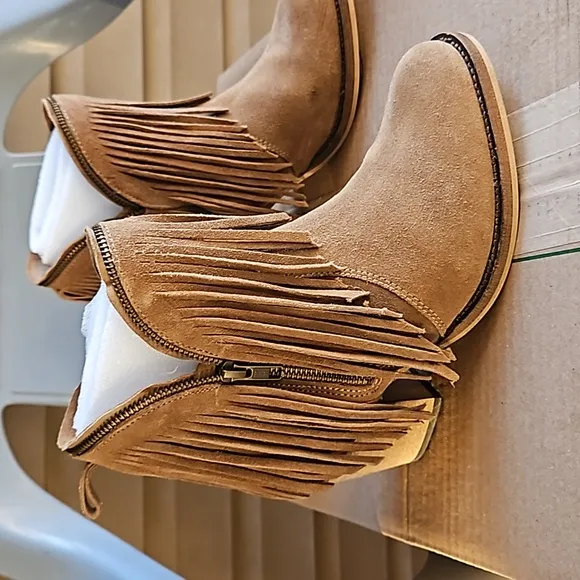 Dingo Fringed Heeled Boots