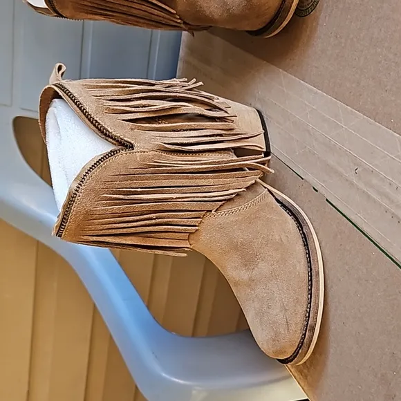Dingo Fringed Heeled Boots
