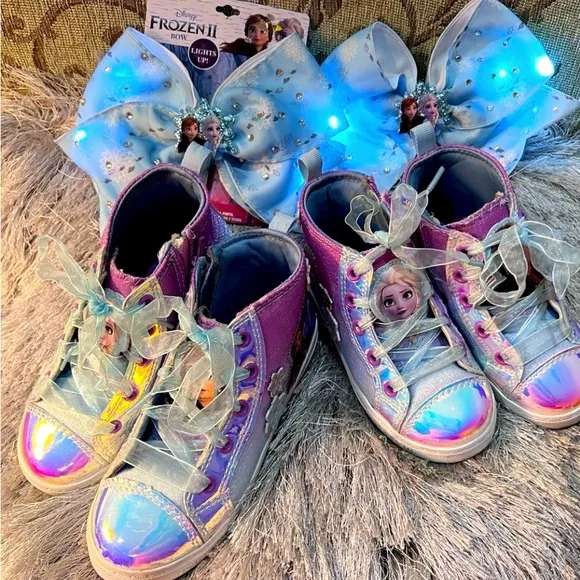 DISNEY FROZEN GIRLS BUNDLE!!! ❄️🤍❄️MATCHING SHOES &amp; LIGHT-UP HAIR BOWS !!!