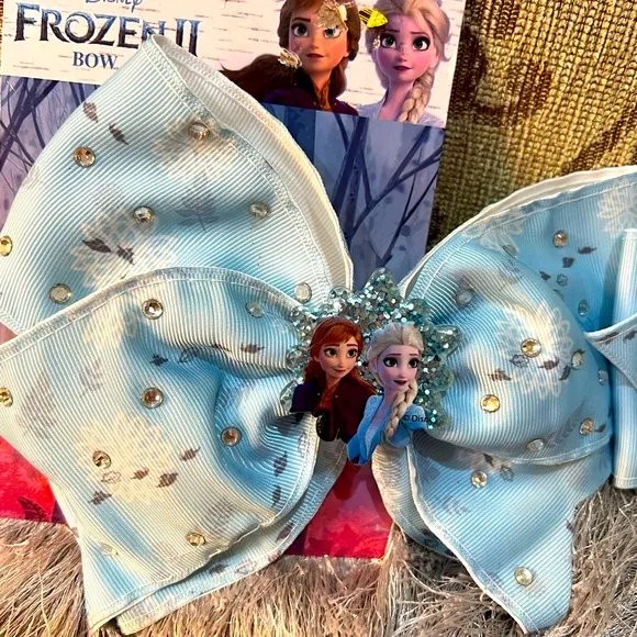 DISNEY FROZEN GIRLS BUNDLE!!! ❄️🤍❄️MATCHING SHOES &amp; LIGHT-UP HAIR BOWS !!!
