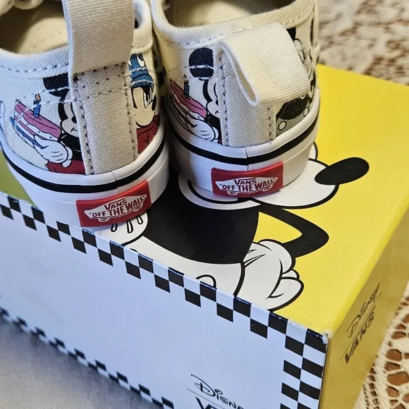 Disney White and Black Cartoon Sneakers