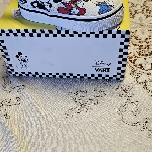 Disney White and Black Cartoon Sneakers