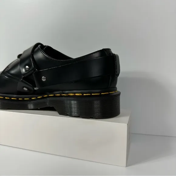 DOC HENREE POLISHED SMOOTH LEATHER BUCKLE SHOES WOMENS SIZE 9 HARNESS STRAPS NEW