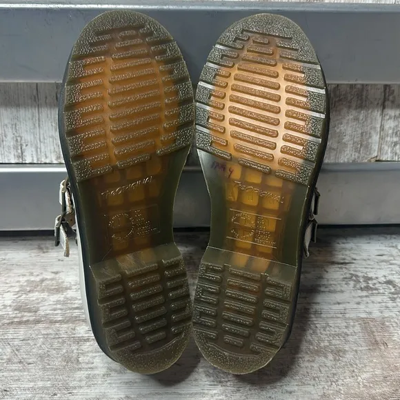 DOC MARTENS 8065 SMOOTH LEATHER MARY JANE SHOES Women’s Sz 8L AW004
