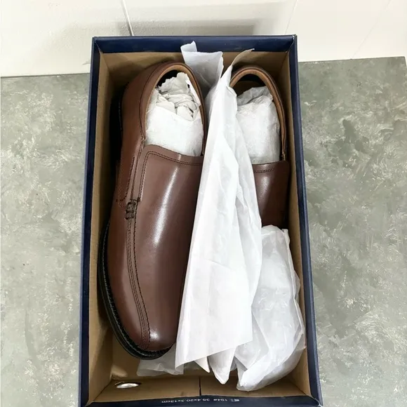Dockers Greer dress shoes size 10.5 men’s brown leather slip on new