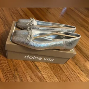 Dolce Vita Anisa Ballet Flats Silver Distressed Leather