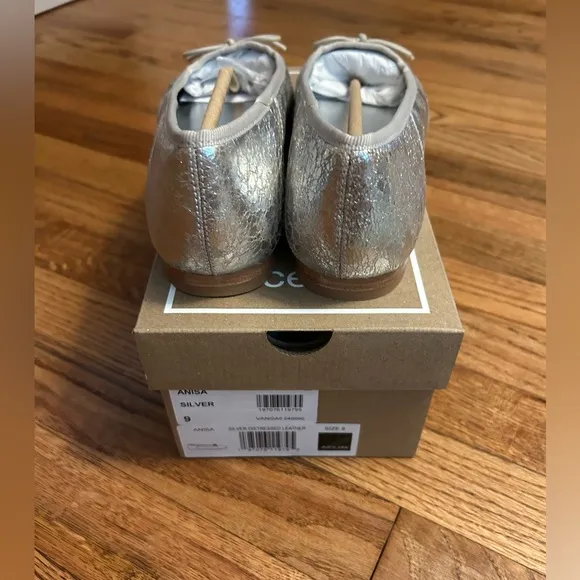 Dolce Vita Anisa Ballet Flats Silver Distressed Leather