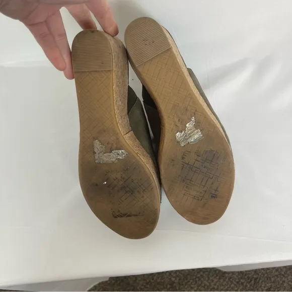 Dolce Vita Bailey Sage Green Suede Wedges Size 9.5