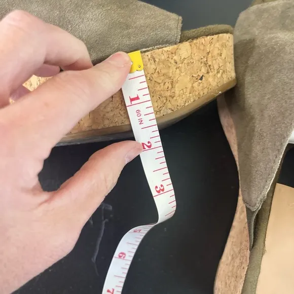 Dolce Vita Bailey Sage Green Suede Wedges Size 9.5
