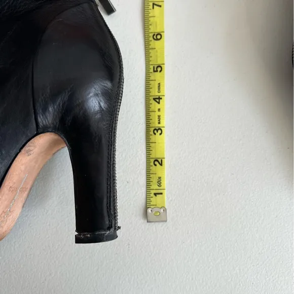 Dolce Vita Black Leather Back Exposed Zipper Tall Heeled Boots.  Size 8