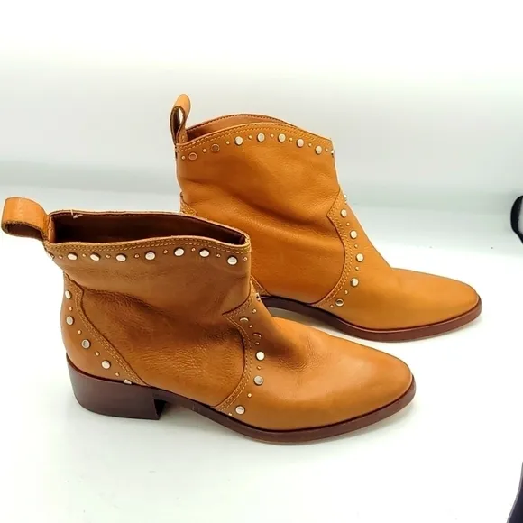 Dolce Vita Cognac Tobin Studded Western Leather Ankle Boots/Booties Size 7.5