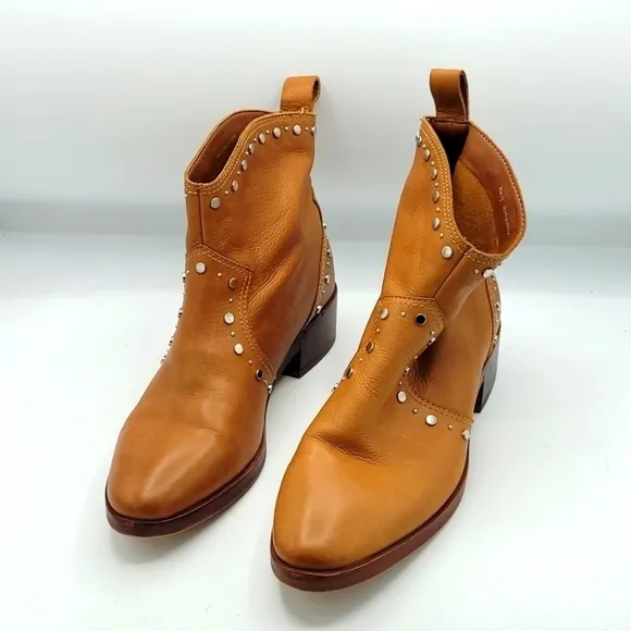 Dolce Vita Cognac Tobin Studded Western Leather Ankle Boots/Booties Size 7.5