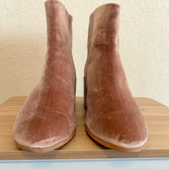Dolce Vita Dusty Pink Velvet Ankle Boots Size 10