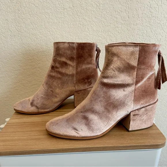 Dolce Vita Dusty Pink Velvet Ankle Boots Size 10