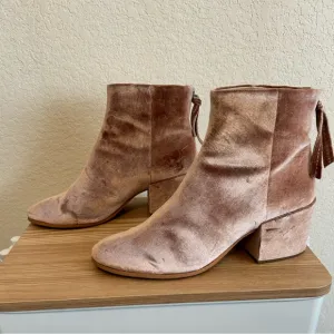 Dolce Vita Dusty Pink Velvet Ankle Boots Size 10