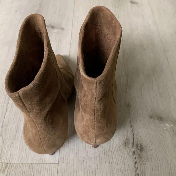 Dolce Vita Tan Suede Ankle Dolce VitaWomen's Dee Kitten-Heel Ankle Booties sz 8