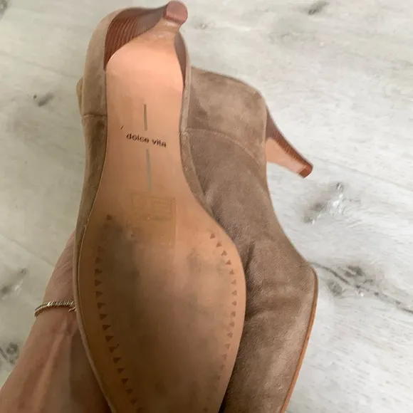 Dolce Vita Tan Suede Ankle Dolce VitaWomen's Dee Kitten-Heel Ankle Booties sz 8