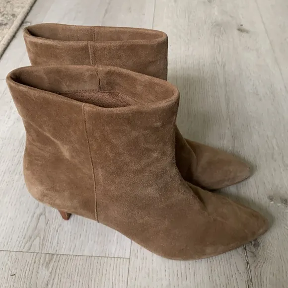 Dolce Vita Tan Suede Ankle Dolce VitaWomen's Dee Kitten-Heel Ankle Booties sz 8