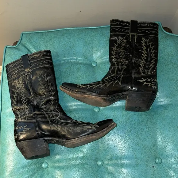 Don Quijote black cowgirl boots beautiful embroidery design printed toe 10B