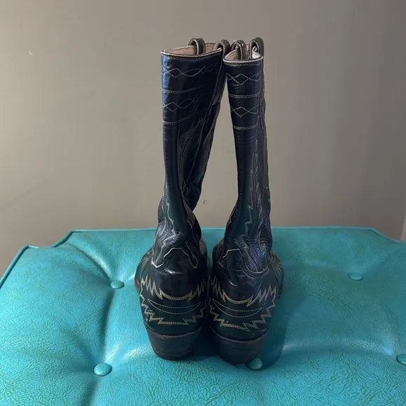 Don Quijote black cowgirl boots beautiful embroidery design printed toe 10B