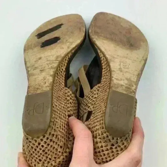 Donald J Pliner thong wedges size 8 Deena brown leather snakeskin print sandals