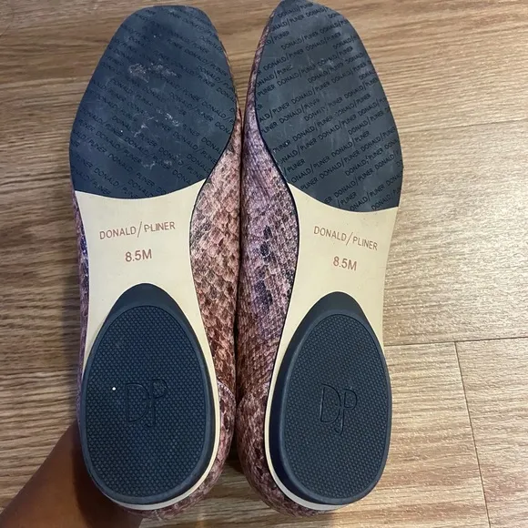 Donald pliner deedee leather flats