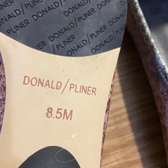 Donald pliner deedee leather flats
