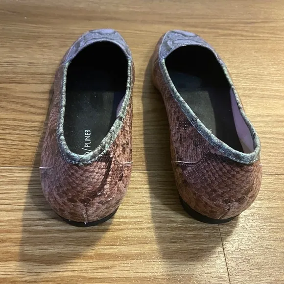 Donald pliner deedee leather flats
