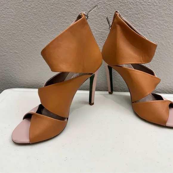 Donald Pliner Heels Size 6 Signature Ikaya Womens Shoes Nappa Leather