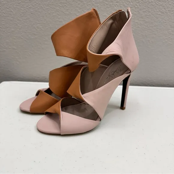 Donald Pliner Heels Size 6 Signature Ikaya Womens Shoes Nappa Leather