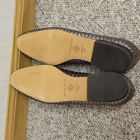 Donald Pliner Juliet Ballet Flat In Pewter Sz 8. Leather Upper And Soles.