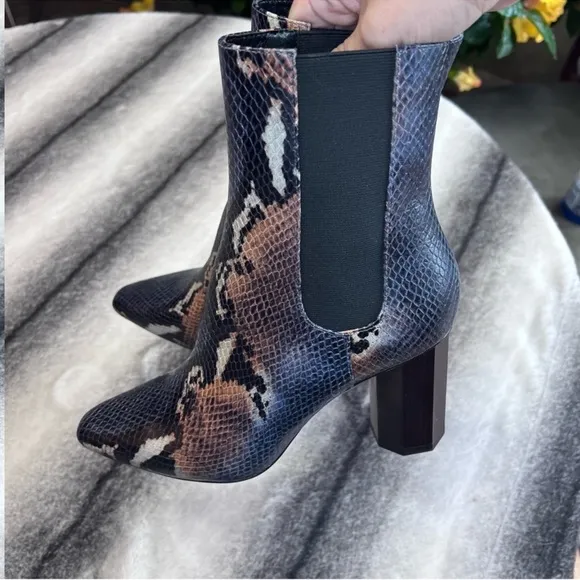 Donald Pliner Laila Snakeskin Heeled Booties Boots