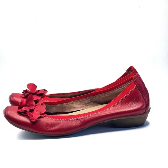 Dorking by Fluchos Leather Flower  Top Flats Sz 40