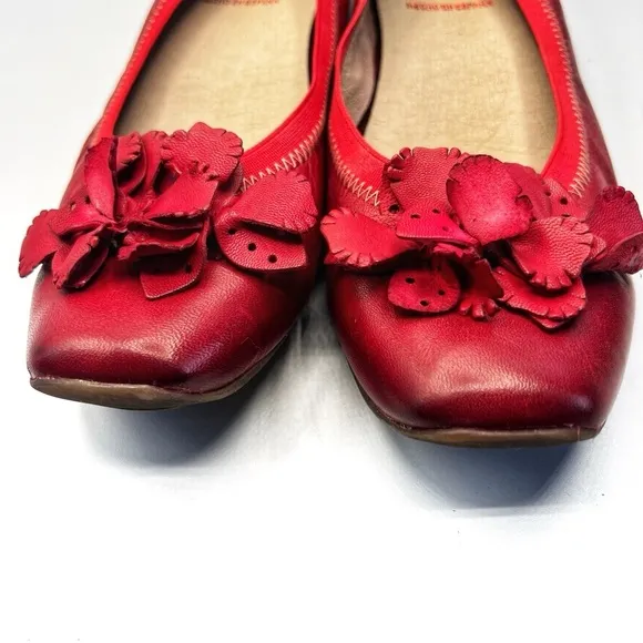 Dorking by Fluchos Leather Flower  Top Flats Sz 40